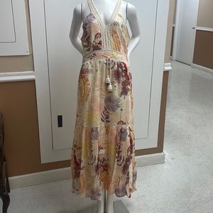 Chic and fresh beautiful maxi dress for this summer